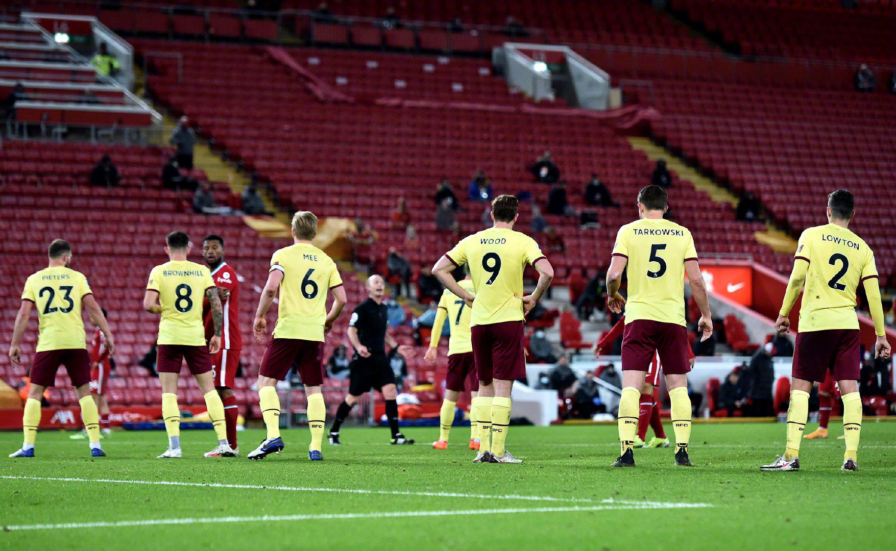 击压制对手 击压制对手